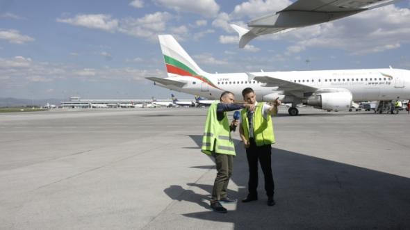 Пилот на България Еър представи дигитално летене в 