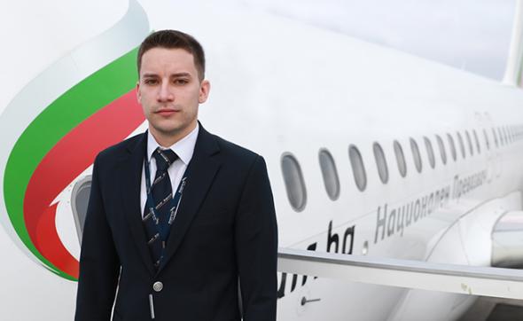 Най-младият пилот в България Еър пред Vesti.bg: Обичайте това, което правите и няма да работите дори и ден