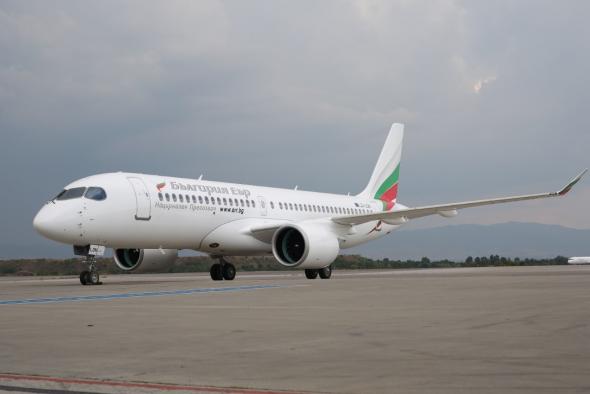 Мъже от стомана срещу Airbus A220 на „България Еър“