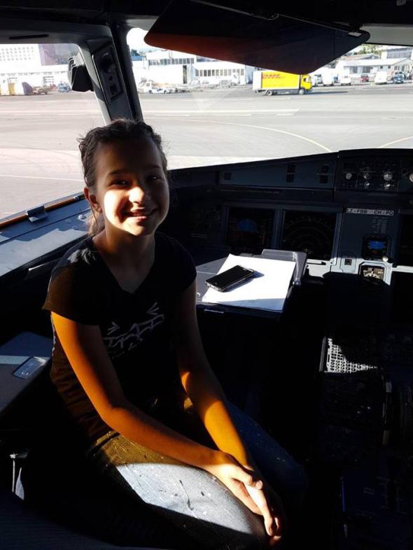 България Еър изненада най-малките си пътници със специално посещение в пилотската кабина