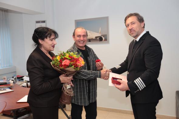 Bulgaria Air received the prestigious “Golden Elephant” award for many years of support to the development of puppetry